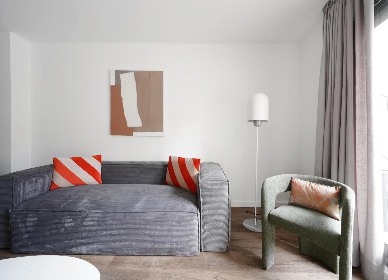 Апартаменты Numa Barcelona Colmena Экстерьер фото