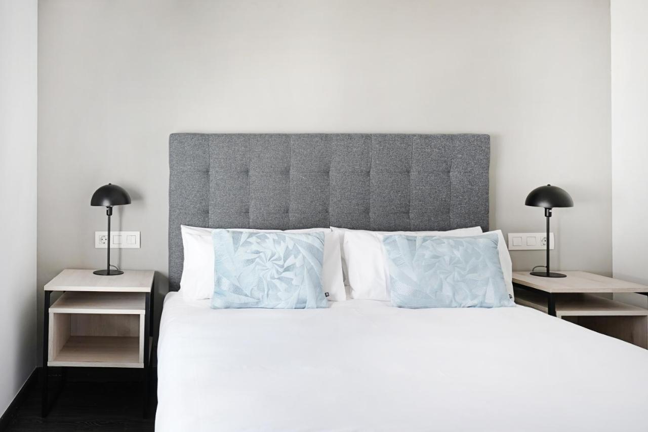 Апартаменты Numa Barcelona Colmena Экстерьер фото